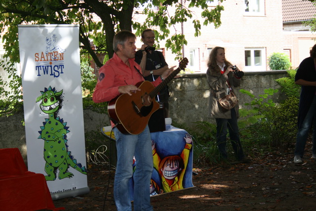 gal/2010/2010 Saitentwist Kita Dreistein Tag der offenen Tuer 26.09. Essen Haarzopf/2010 Saitentwist Dreistein Kita Tag der offenen Tuer 26.09. 037.jpg